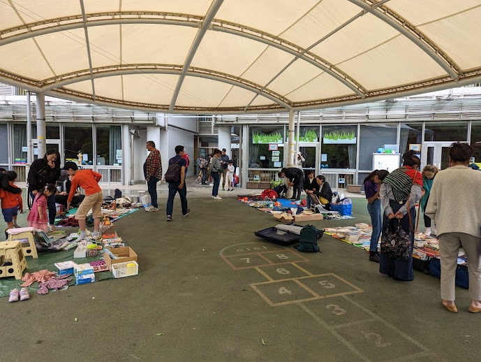 AFJ Tokyo Accueil: Vide-grenier au Lycée
